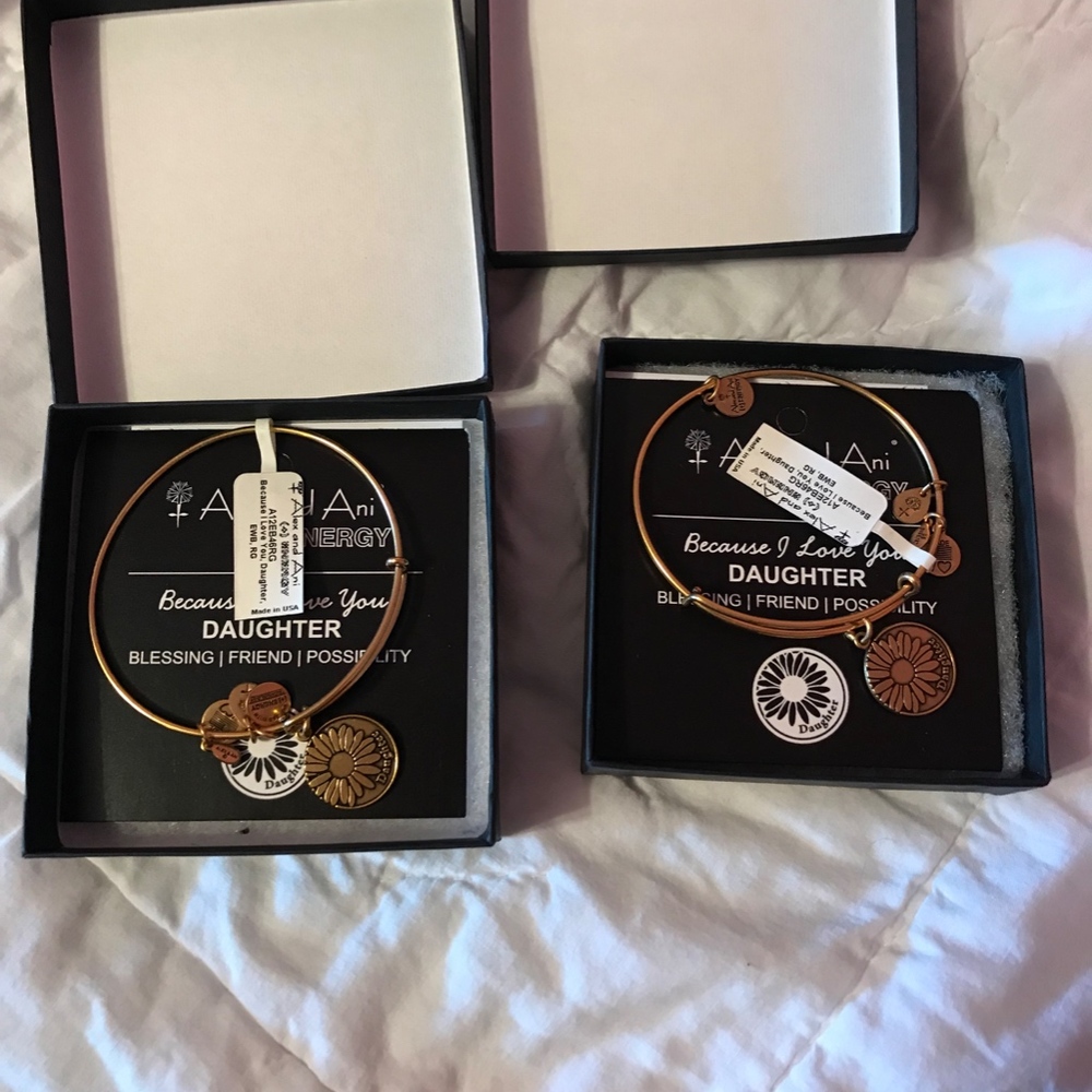 Daughter Bracelet - Picture 2 of 8